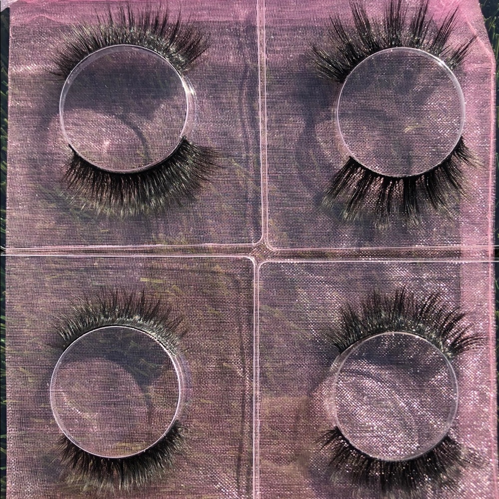 Lashes and Cosmetics - Picture 5 of 5